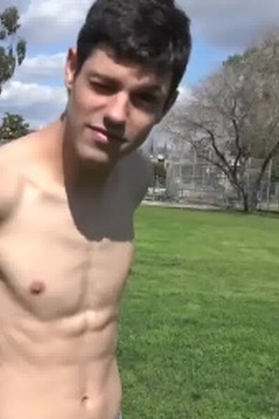 Max D