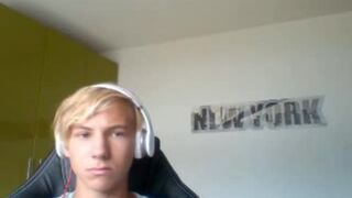 Austrian Very super-cute youngster Cums On webcamera, pretty pink hole