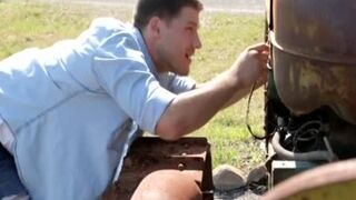 NextDoorWorld hetero Farmer tears up The Town's GayBoy