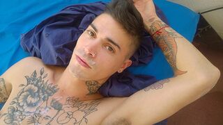 Trickster Pays A Guy To Get His Arse Porked